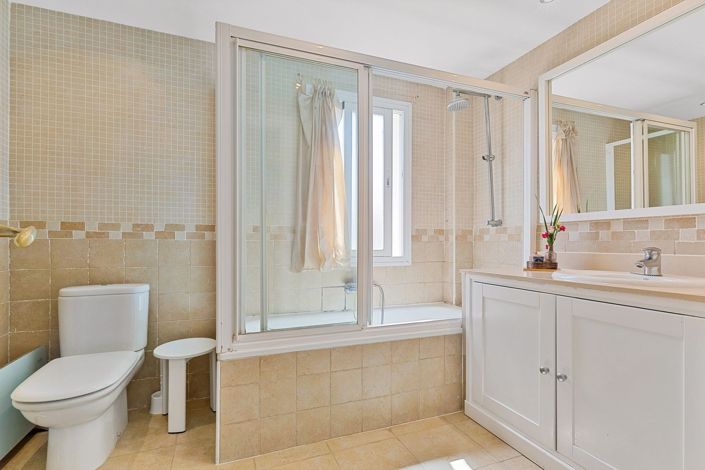 Image No.23-3 Bed Apartment for sale