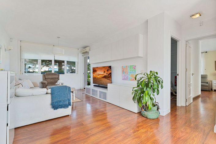 Image No.12-3 Bed Apartment for sale