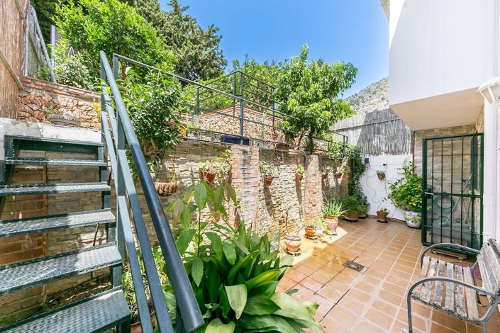 Image No.15-3 Bed Townhouse for sale