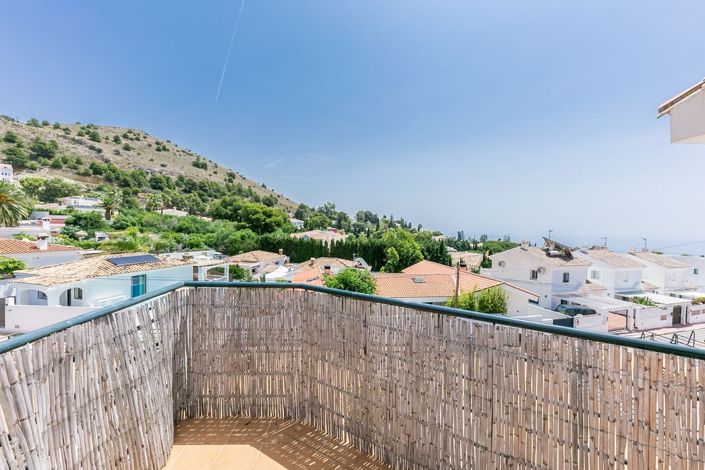 Image No.27-3 Bed Townhouse for sale