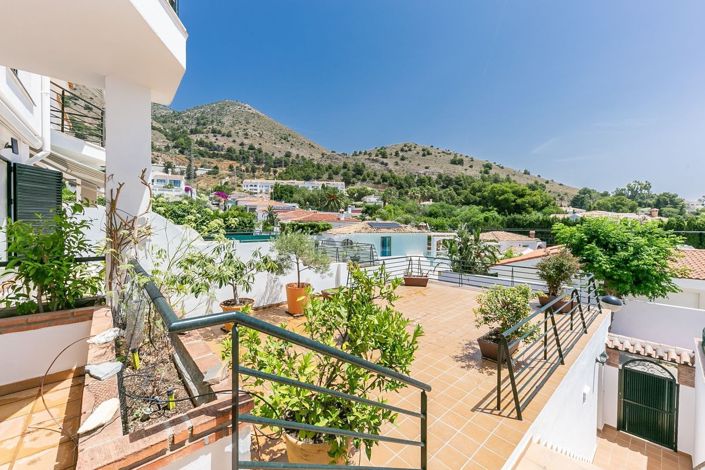 Image No.29-3 Bed Townhouse for sale