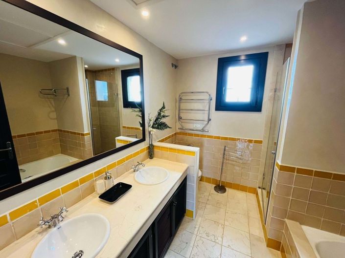 Image No.26-3 Bed Villa for sale