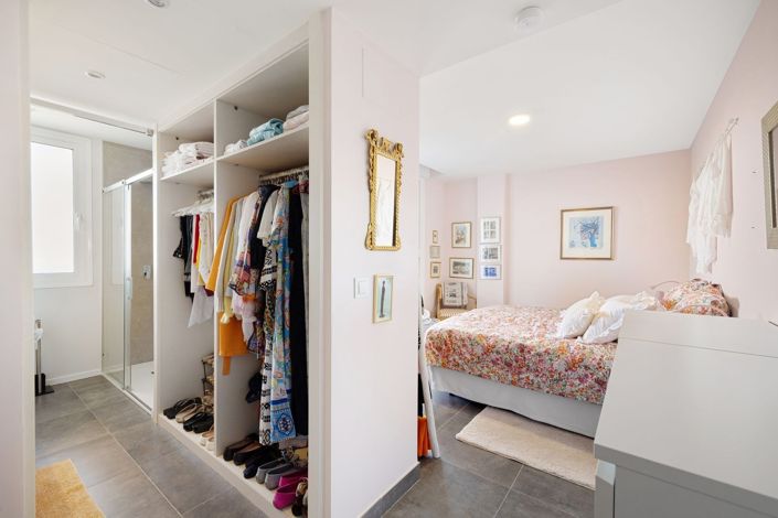 Image No.28-3 Bed Apartment for sale