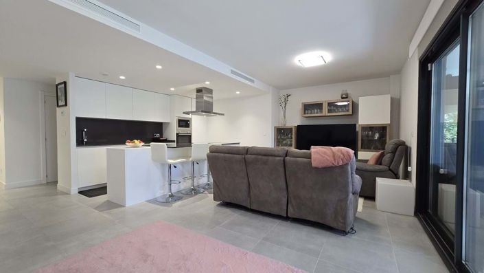 Image No.12-3 Bed Apartment for sale