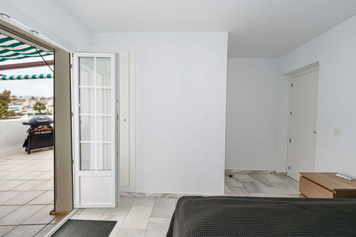 Image No.11-2 Bed Apartment for sale