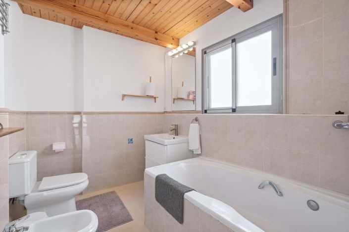 Image No.14-3 Bed Apartment for sale