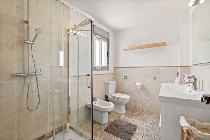 Image No.15-3 Bed Apartment for sale