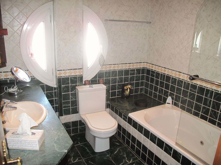 Image No.20-3 Bed Apartment for sale