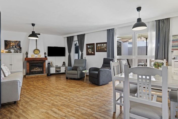 Image No.19-4 Bed Villa for sale