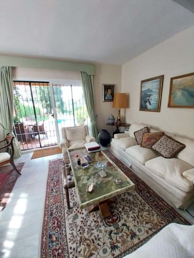 Image No.12-3 Bed Townhouse for sale