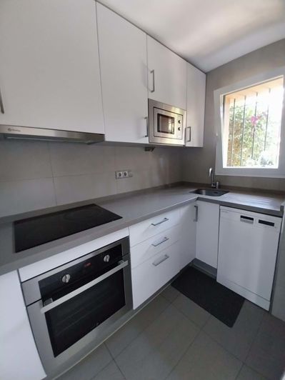 Image No.8-3 Bed Townhouse for sale