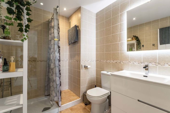 Image No.18-2 Bed Apartment for sale