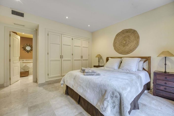 Image No.24-2 Bed Apartment for sale