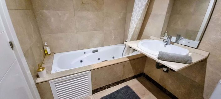 Image No.11-3 Bed Apartment for sale