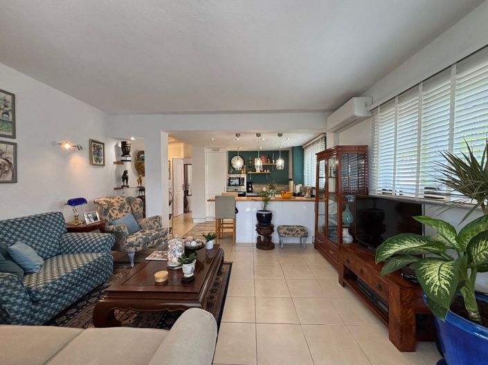 Image No.1-3 Bed Apartment for sale