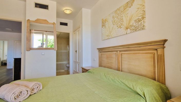 Image No.26-3 Bed Apartment for sale