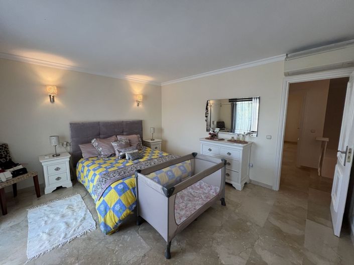 Image No.12-3 Bed Townhouse for sale