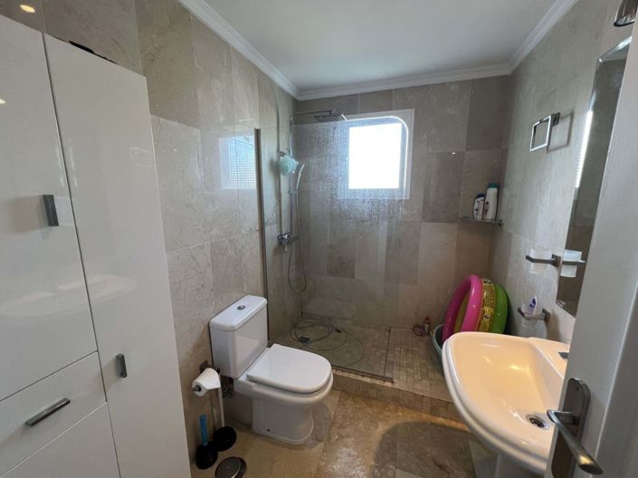 Image No.13-3 Bed Townhouse for sale