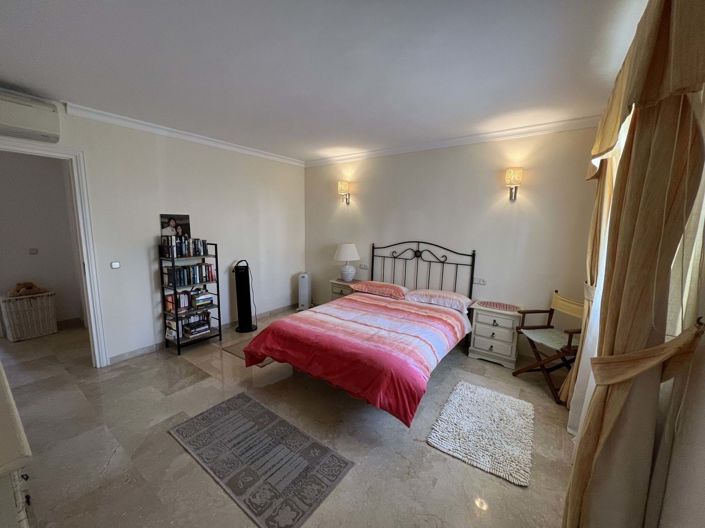 Image No.15-3 Bed Townhouse for sale