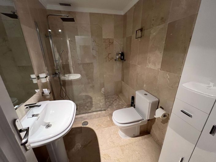 Image No.16-3 Bed Townhouse for sale