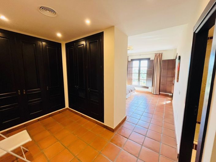 Image No.15-2 Bed Villa for sale