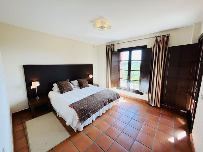 Image No.4-2 Bed Villa for sale