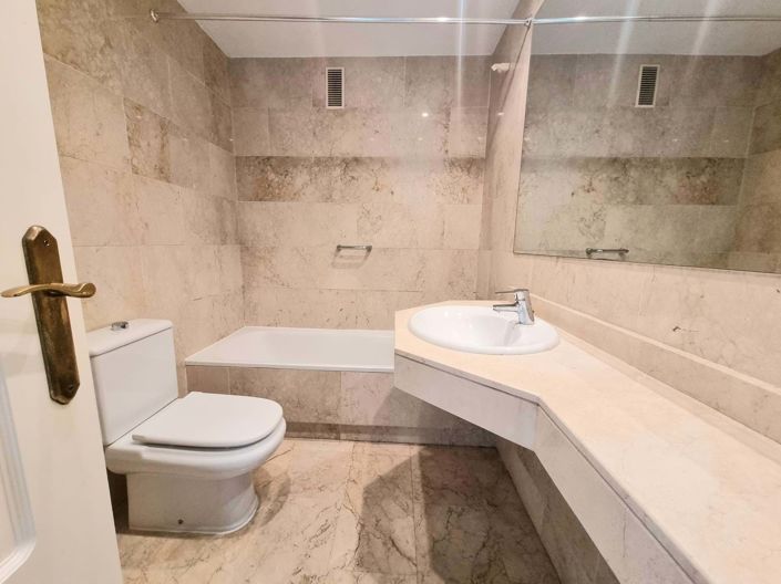 Image No.20-2 Bed Apartment for sale