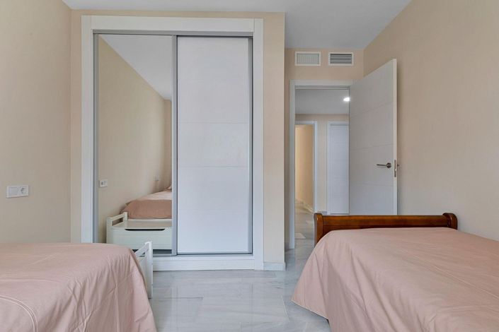 Image No.12-3 Bed Apartment for sale