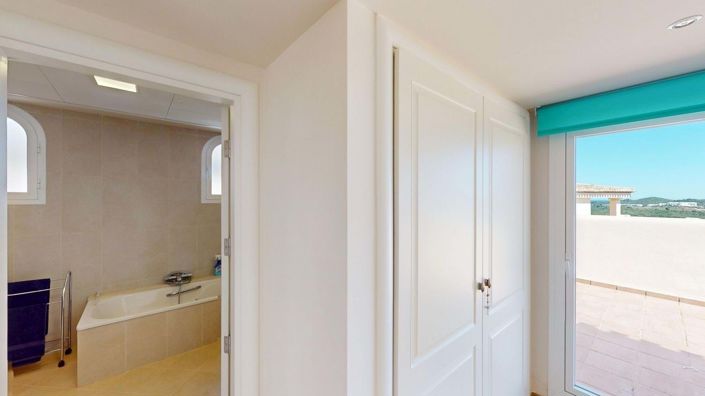 Image No.27-3 Bed Apartment for sale