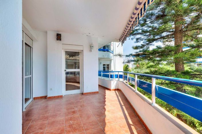 Image No.1-4 Bed Apartment for sale