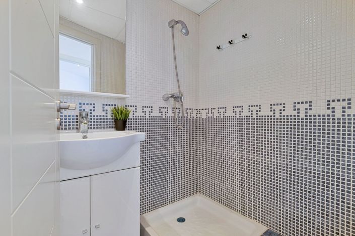 Image No.17-2 Bed Apartment for sale