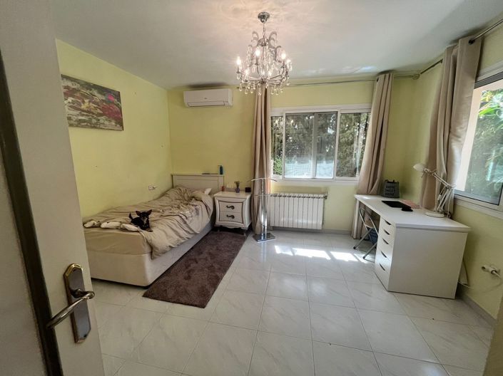 Image No.6-5 Bed Villa for sale