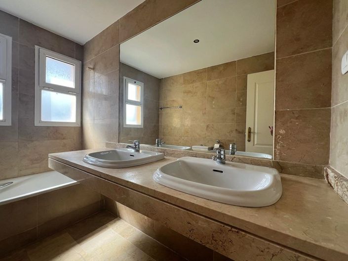 Image No.22-2 Bed Apartment for sale