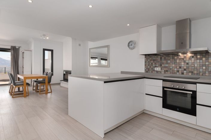 Image No.24-4 Bed Townhouse for sale