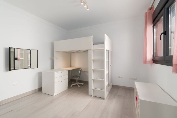 Image No.7-4 Bed Townhouse for sale