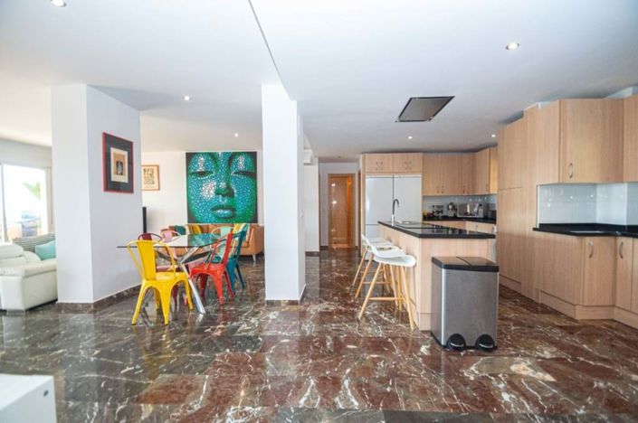 Image No.10-4 Bed Apartment for sale