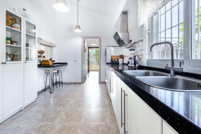 Image No.12-3 Bed Villa for sale