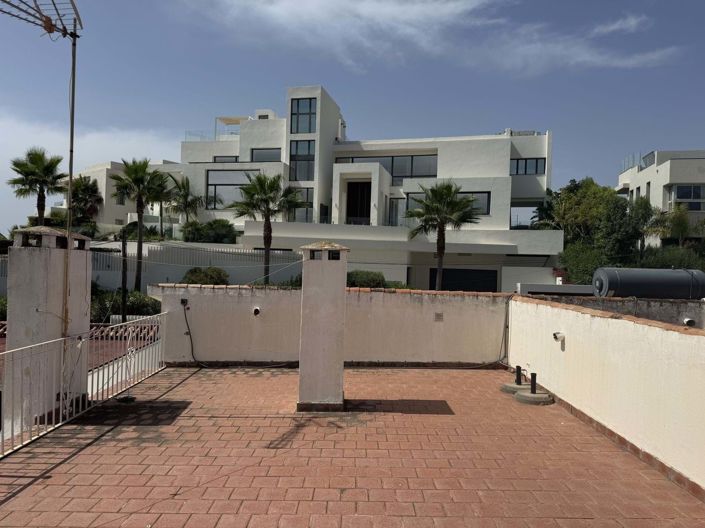 Image No.16-6 Bed Villa for sale