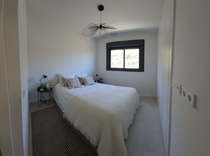 Image No.5-2 Bed Apartment for sale