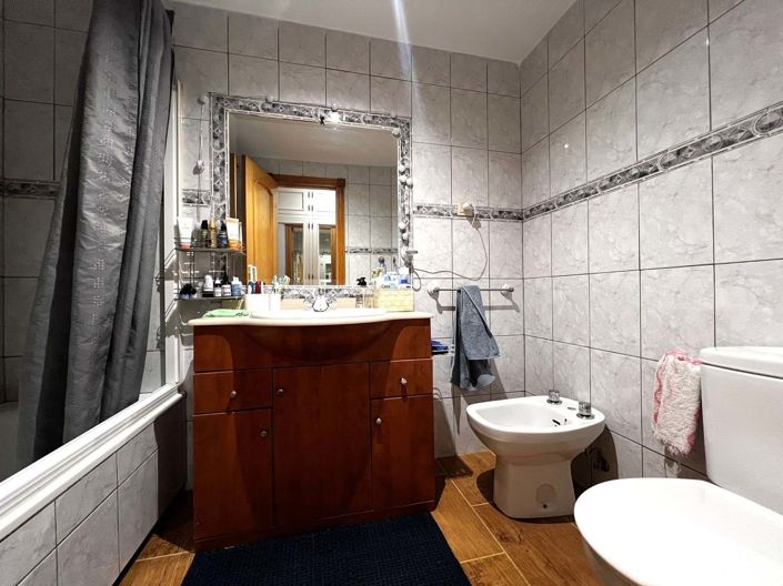 Image No.18-3 Bed Apartment for sale