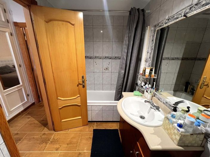 Image No.19-3 Bed Apartment for sale