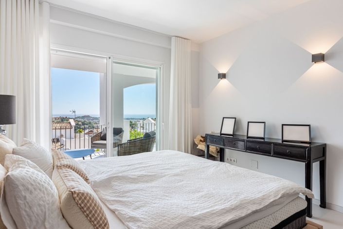 Image No.12-3 Bed Apartment for sale