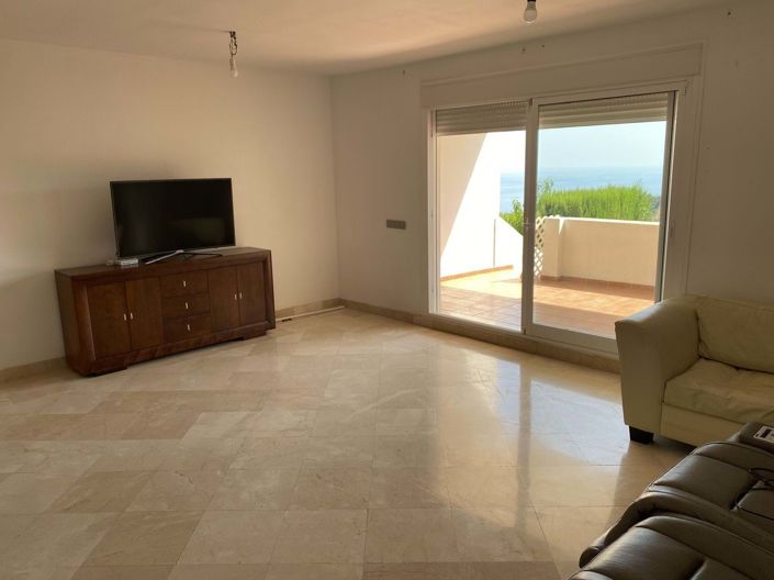 Image No.14-3 Bed Townhouse for sale