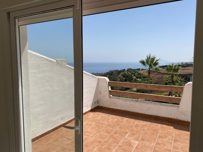 Image No.20-3 Bed Townhouse for sale