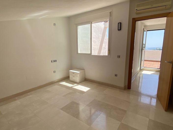 Image No.7-3 Bed Townhouse for sale