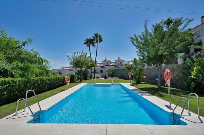 Image No.1-4 Bed Townhouse for sale