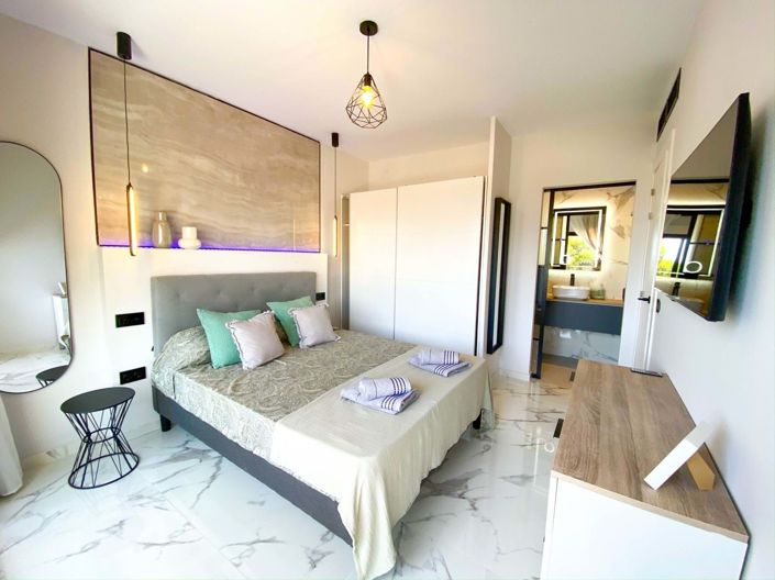 Image No.16-2 Bed Villa for sale