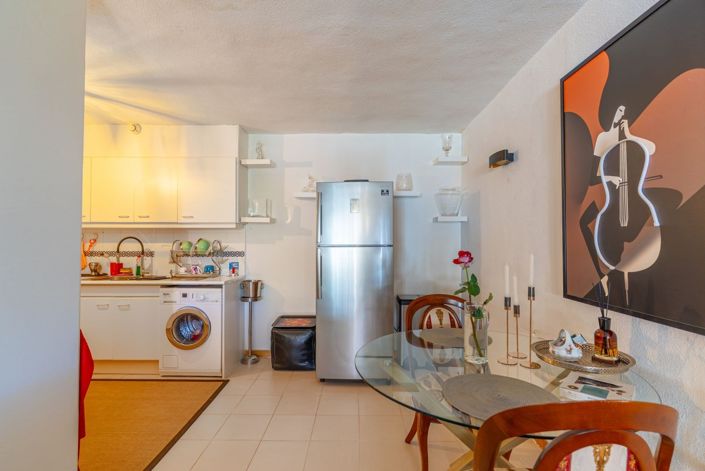 Image No.12-2 Bed Apartment for sale