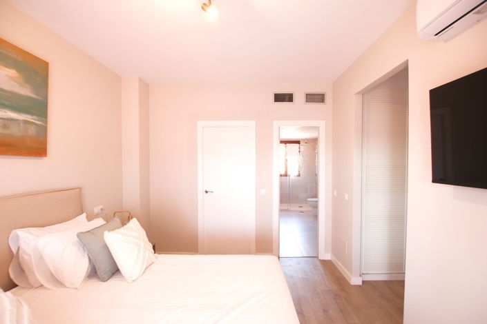 Image No.24-3 Bed Apartment for sale