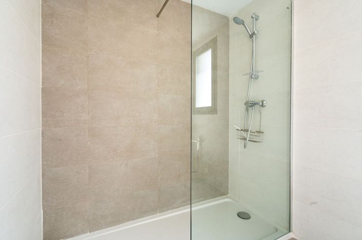 Image No.18-3 Bed Apartment for sale